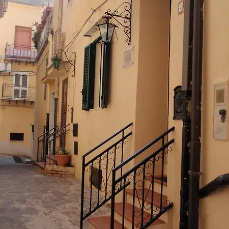 Antico Vicolo House * Агрідженто